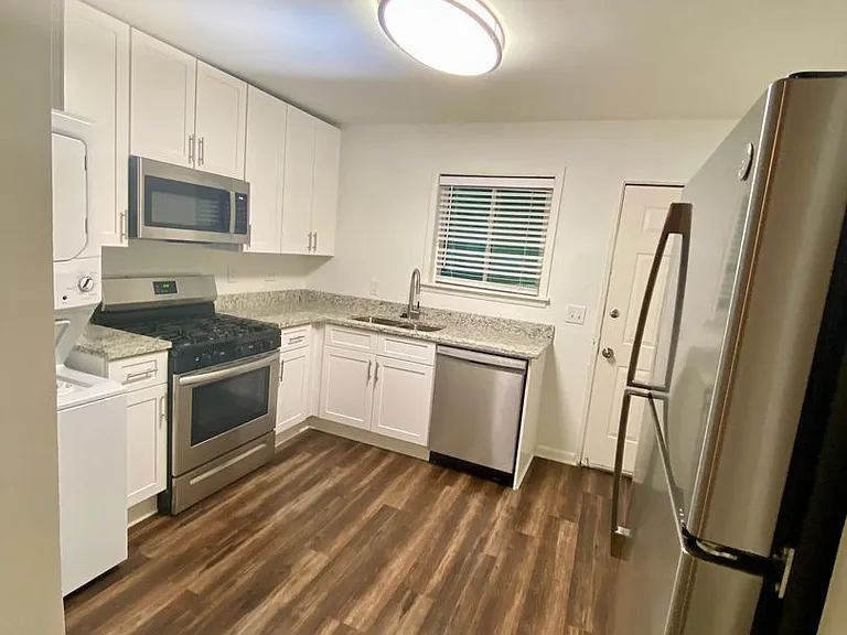 Oak Pointe Apartments — Photo 23