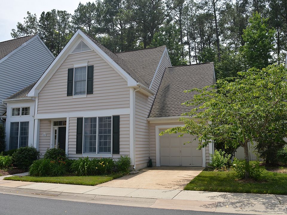1st image of 28527 Oakmont Dr