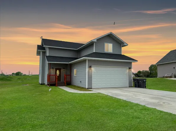 120 Adeline Dr, Stanley, ND 58784