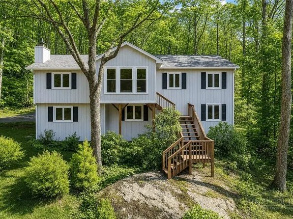 220 Woodwinds Lane, Seven Devils, NC 28604
