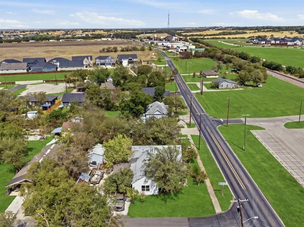 402 N Louisiana Dr, Celina, TX 75009