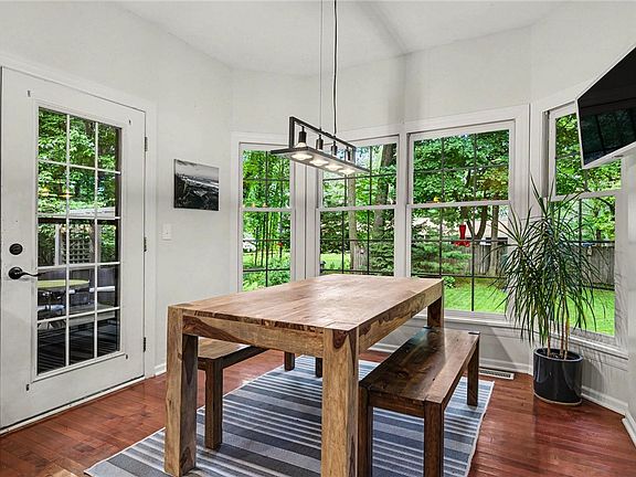 5th image of 676 Admiralty Way