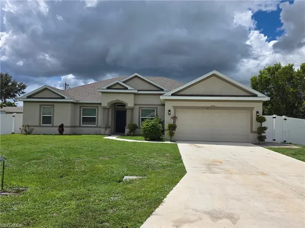 318 SE 5th Pl, Cape Coral, FL 33990