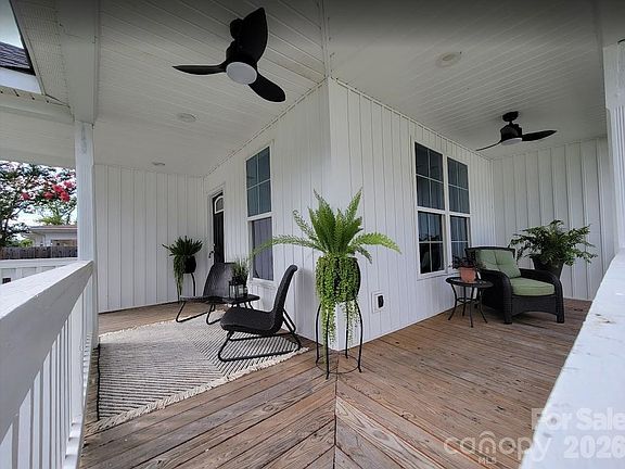 3rd image of 128 College St