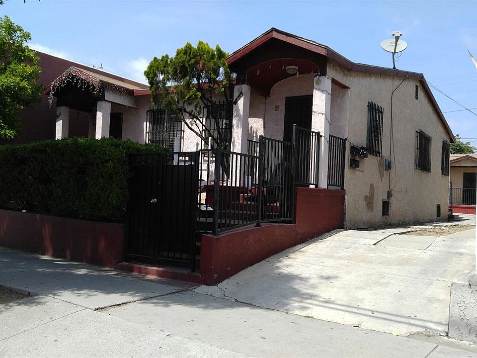 1st image of 3611 E 8th St