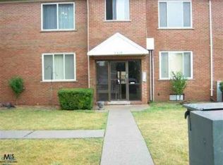 31805 Kelly Rd APT 25, Fraser, MI 48026