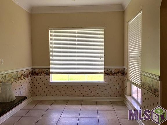 5th image of 1029 S Lanoux Ave