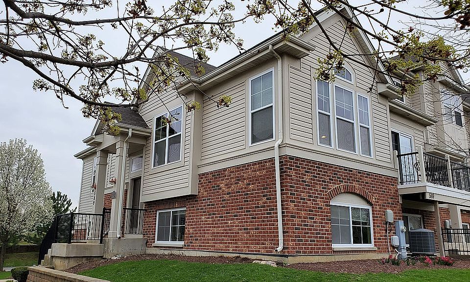 1st image of 589 Plaza Pl