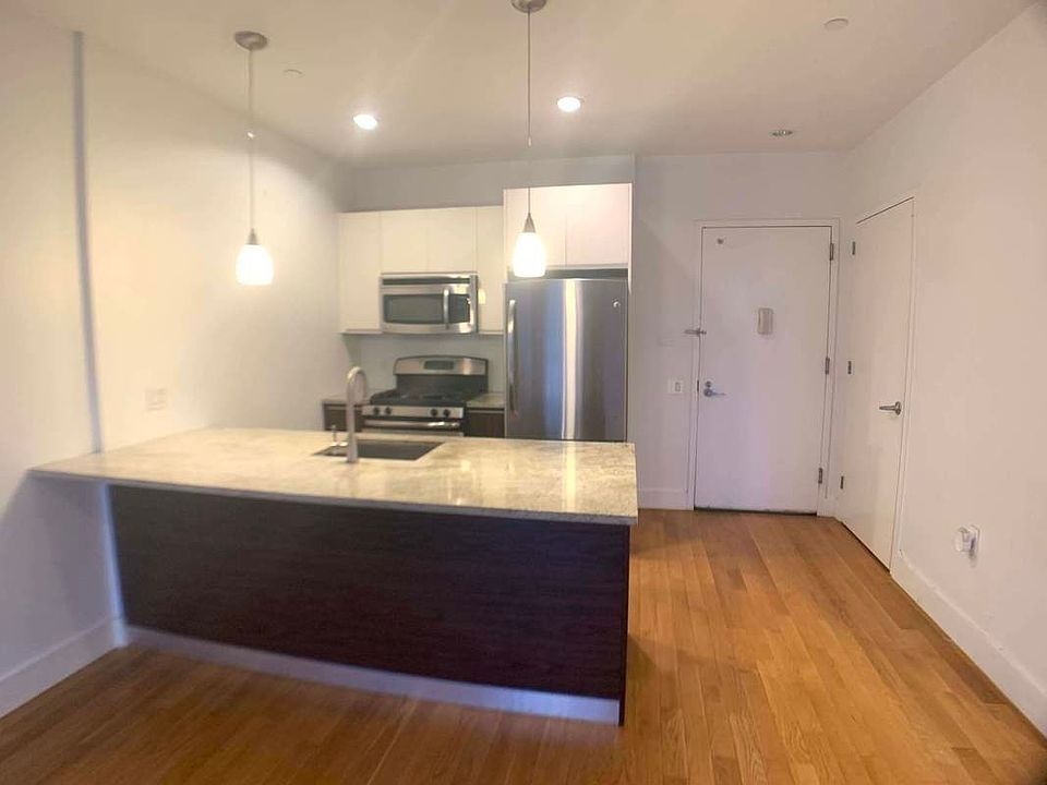 1st image of 806 Bergen St #1L