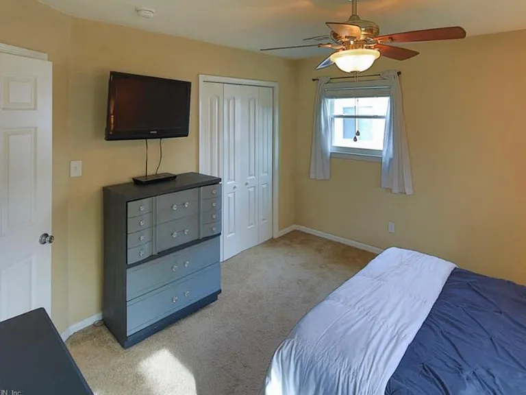 3033 Kenelm Dr — Photo 10