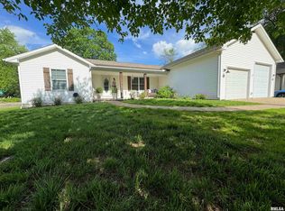 819 N Broadway St, Havana, IL 62644