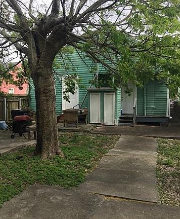 3rd image of 1128 Clouet St