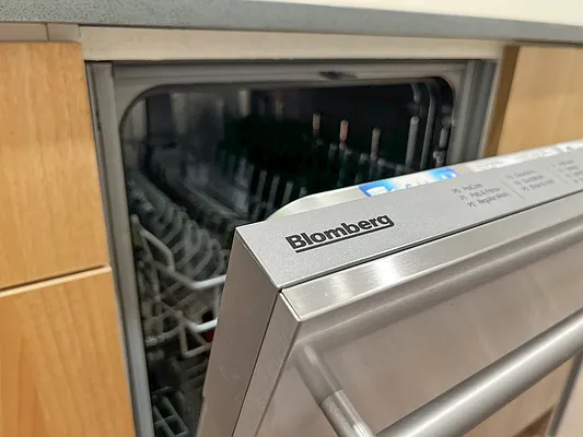 Rented by Dallien Realty Limited Liability Company | media 25