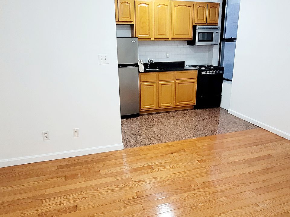 1st image of 338 E 15th St #620