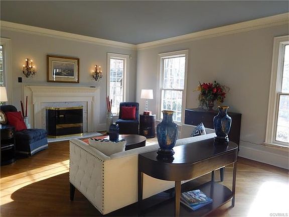 4th image of 7 Berkshire Dr