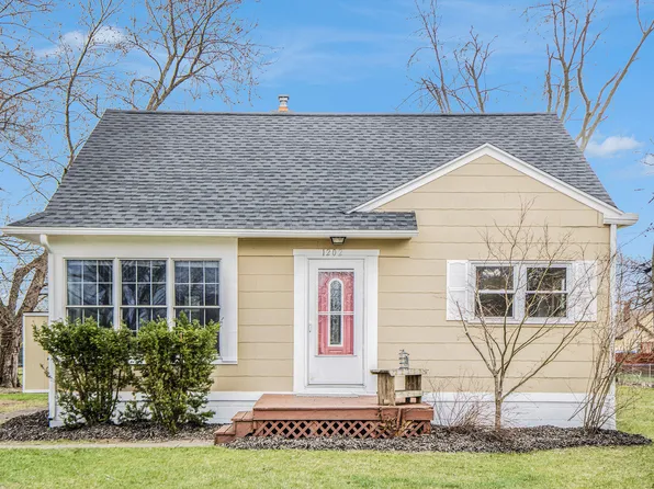 1202 Murray Dr, Tecumseh, MI 49286