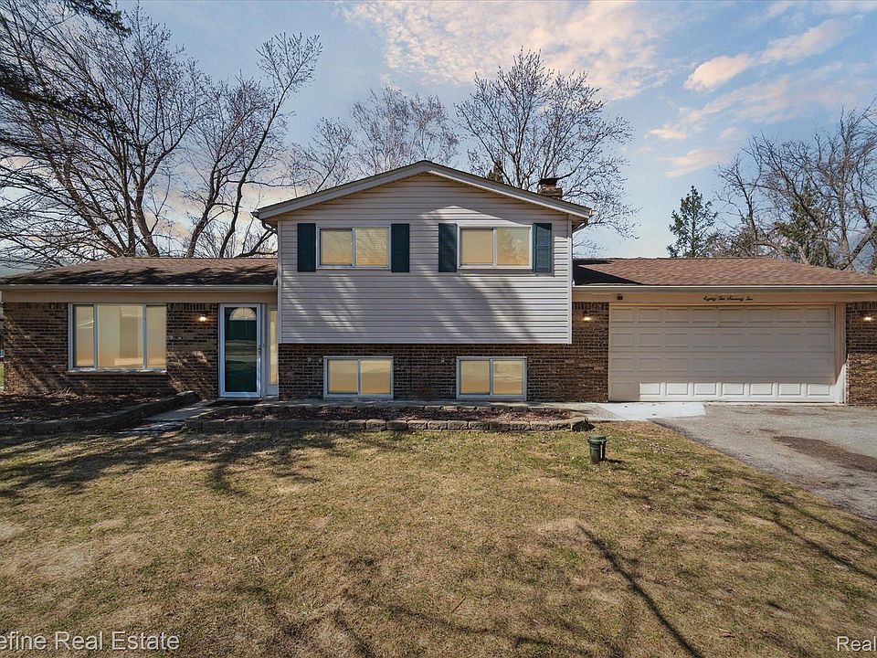 1st image of 8272 W Huron Ct