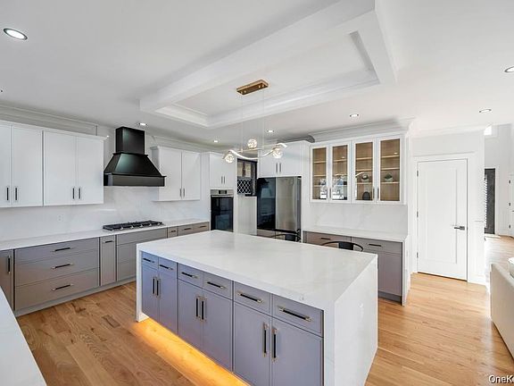 3rd image of 143 Farmedge Road