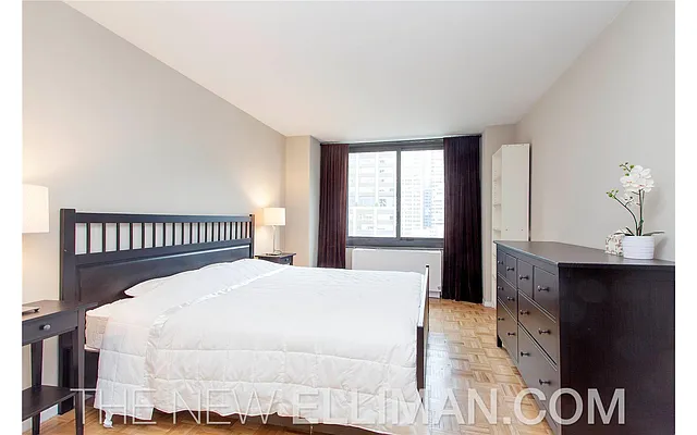 Rented by Douglas Elliman | media 4