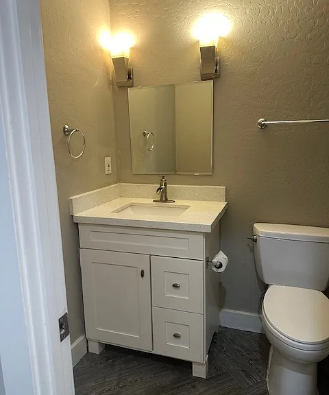 1416 E Del Rio Dr — Photo 41