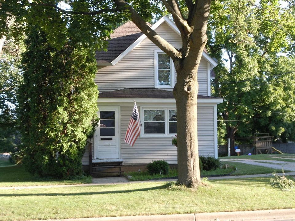 2nd image of 514 E Wisconsin St
