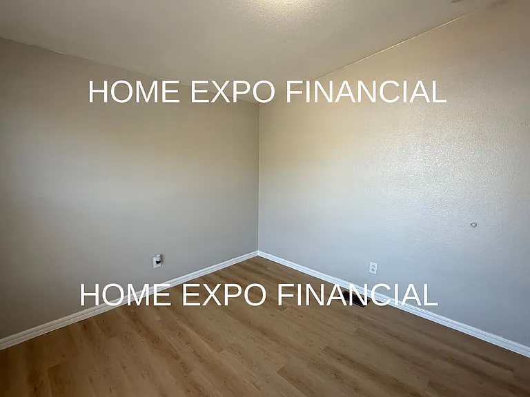 26590 Franklin Ave — Photo 26