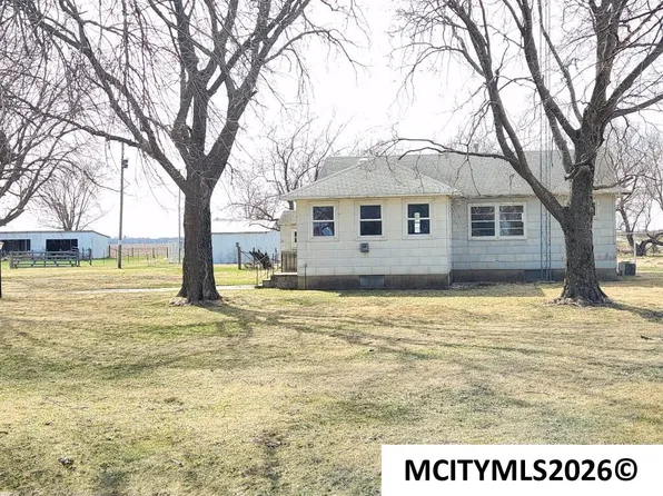 2388 Raven Ave, Sheffield, IA 50475