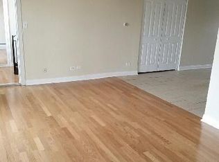 7315 W 71st St APT 201, Bridgeview, IL 60455