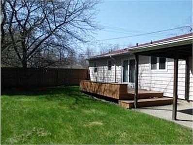 2nd image of 39 Woodlawn Ave