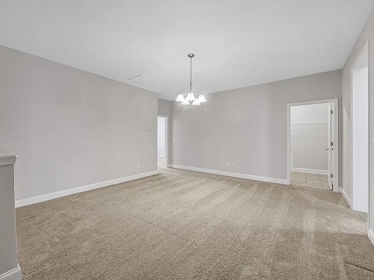 4 Tatum Ln — Photo 20
