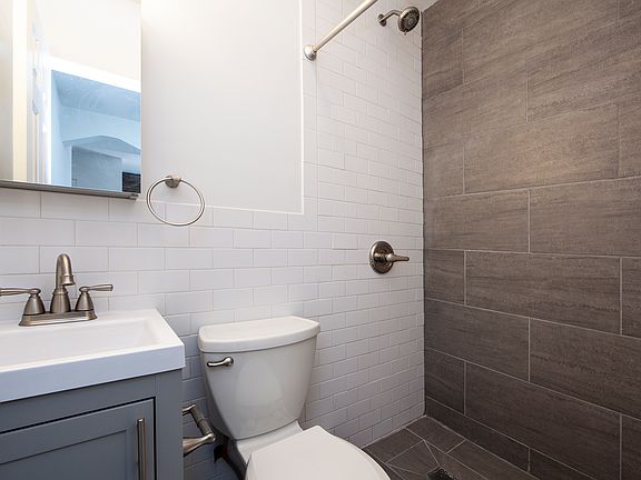 5th image of 15 Essex St APT 11
