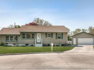 3 Lillian Ln, Council Bluffs, IA 51503