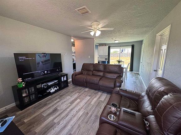 3rd image of 124 SW 45th St
