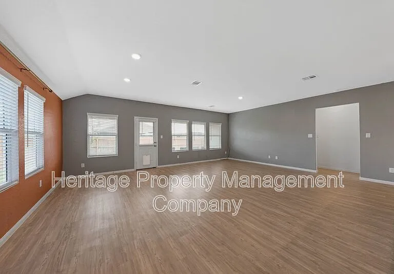 2700 Coral Valley — Photo 12