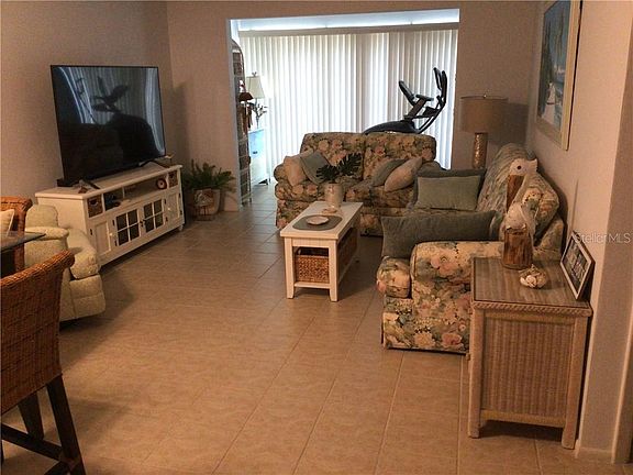 2nd image of 2060 Marilyn St APT 122