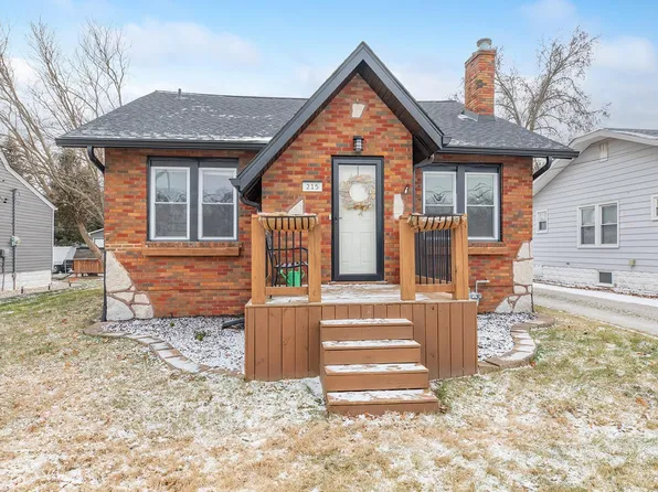 215 E Airline Dr, East Alton, IL 62024