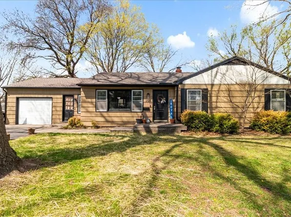 2105 SW Walnut St, Blue Springs, MO 64015