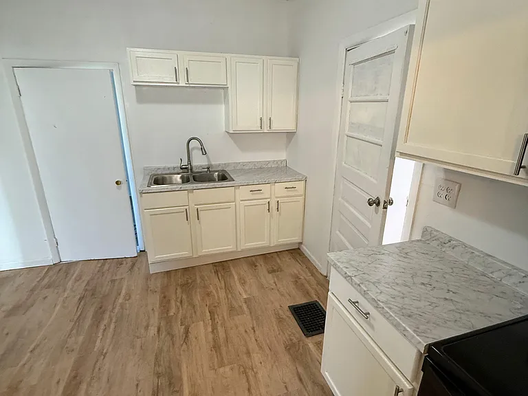 822 N Turner St — Photo 10
