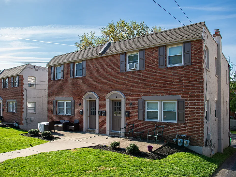 126 E 2nd St
