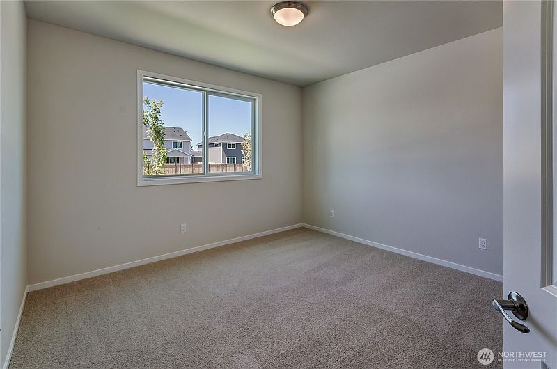 5th image of 18216 37 Avenue Ct E