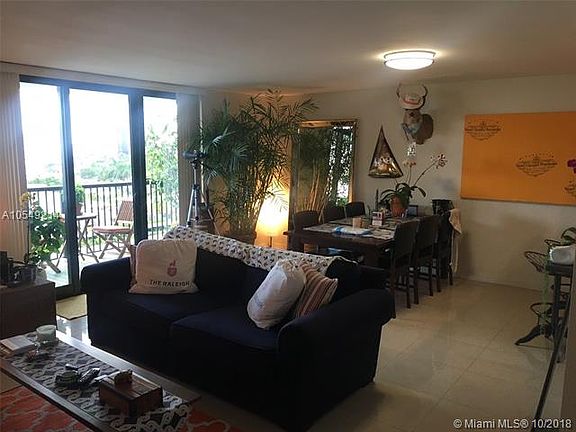 5th image of 1800 Collins Ave APT 8E