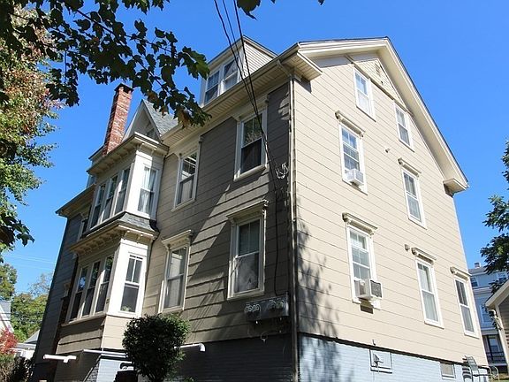 3rd image of 21 School St