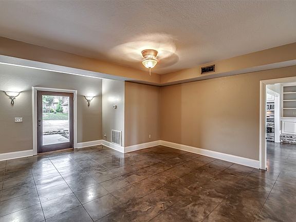 5th image of 3035 E Fairway Dr
