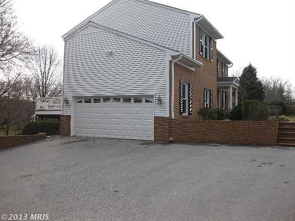 3rd image of 10411 Pleasant Vista Dr