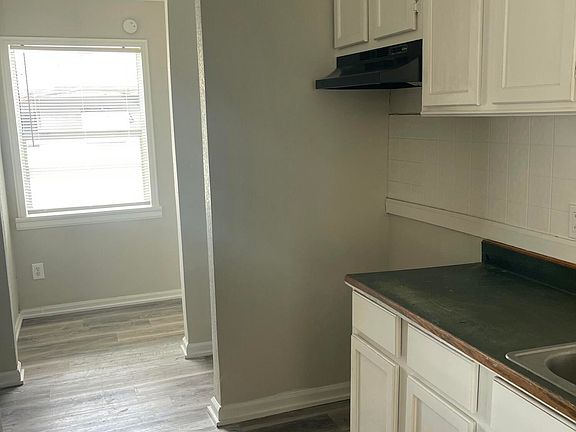 3rd image of 2513 Cornell St