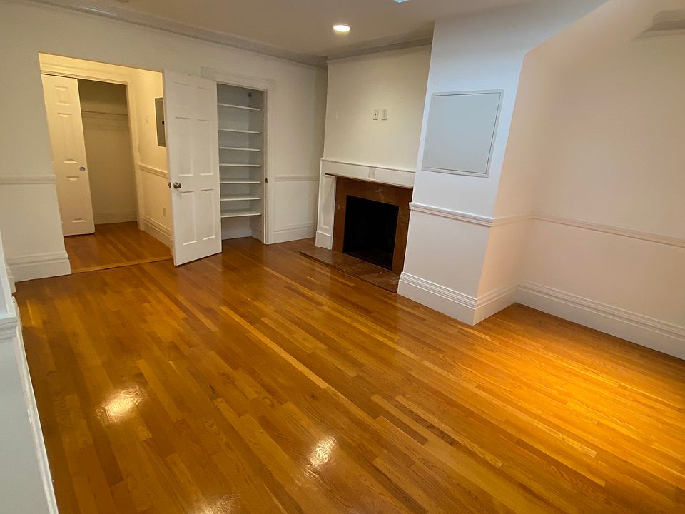 1st image of 254 Newbury St #7