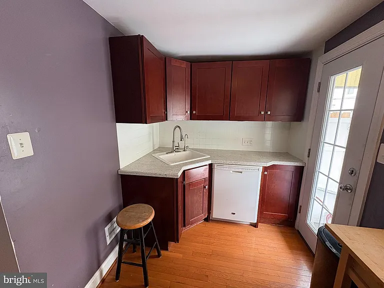 347 Durfor St — Photo 10