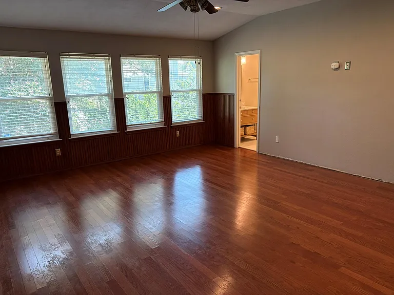 7504 Napier Trl — Photo 13