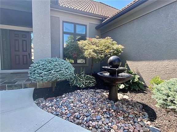 3rd image of 6275 Edgewater Dr