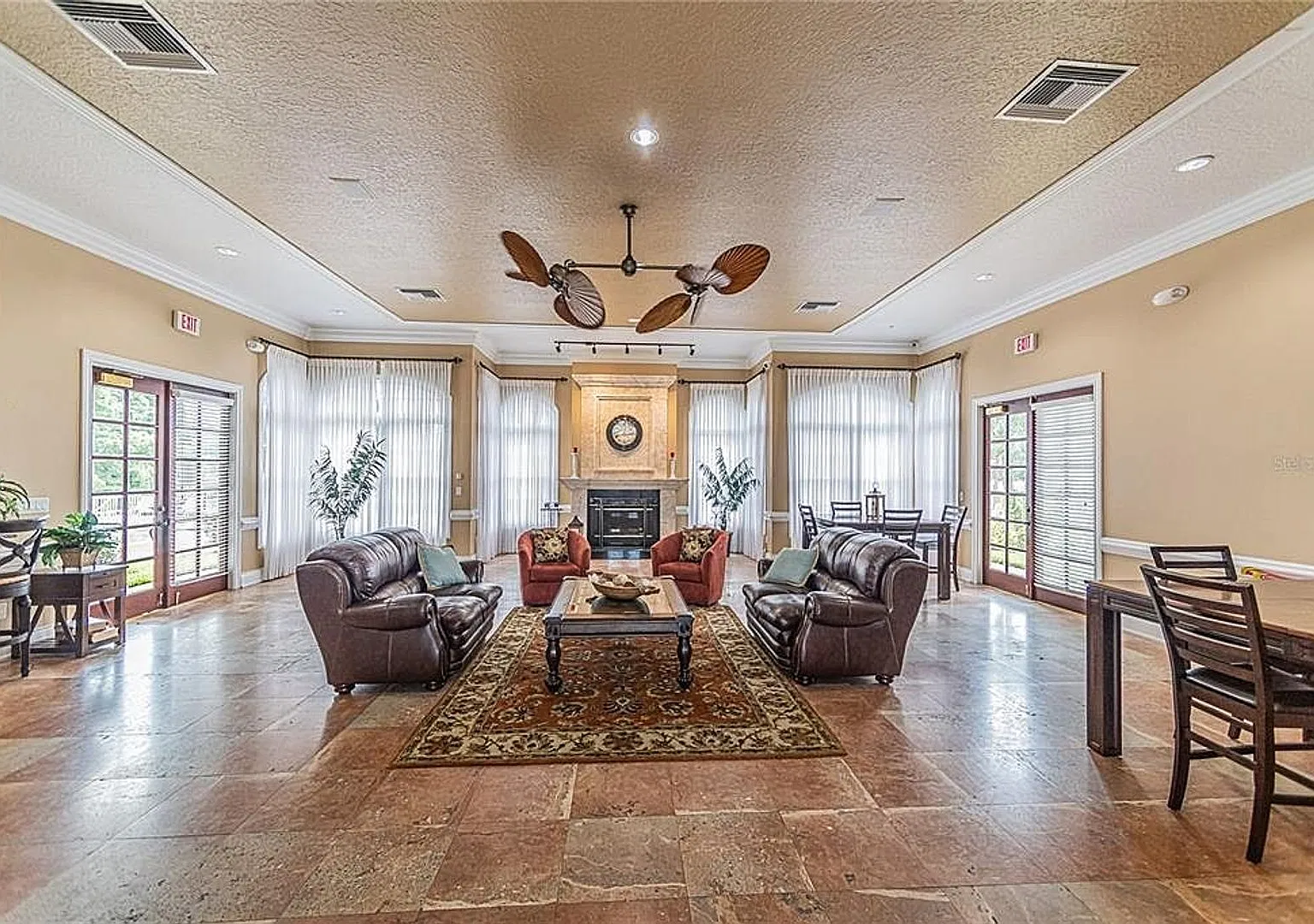 2Brm/2Ba 1274 sq ft Summit Ridge Condo — Photo 4